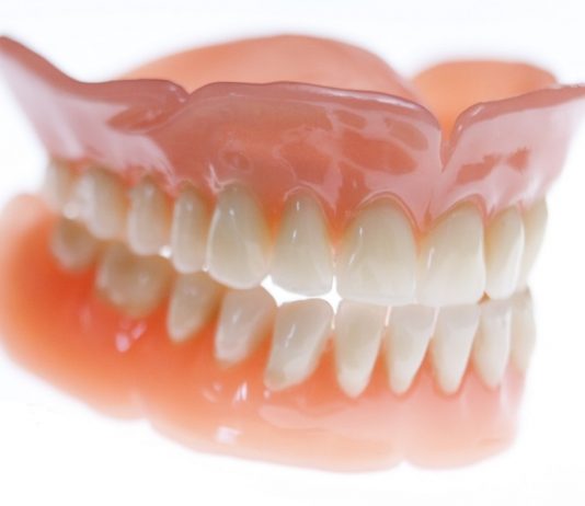 Próteses Próteses dentárias